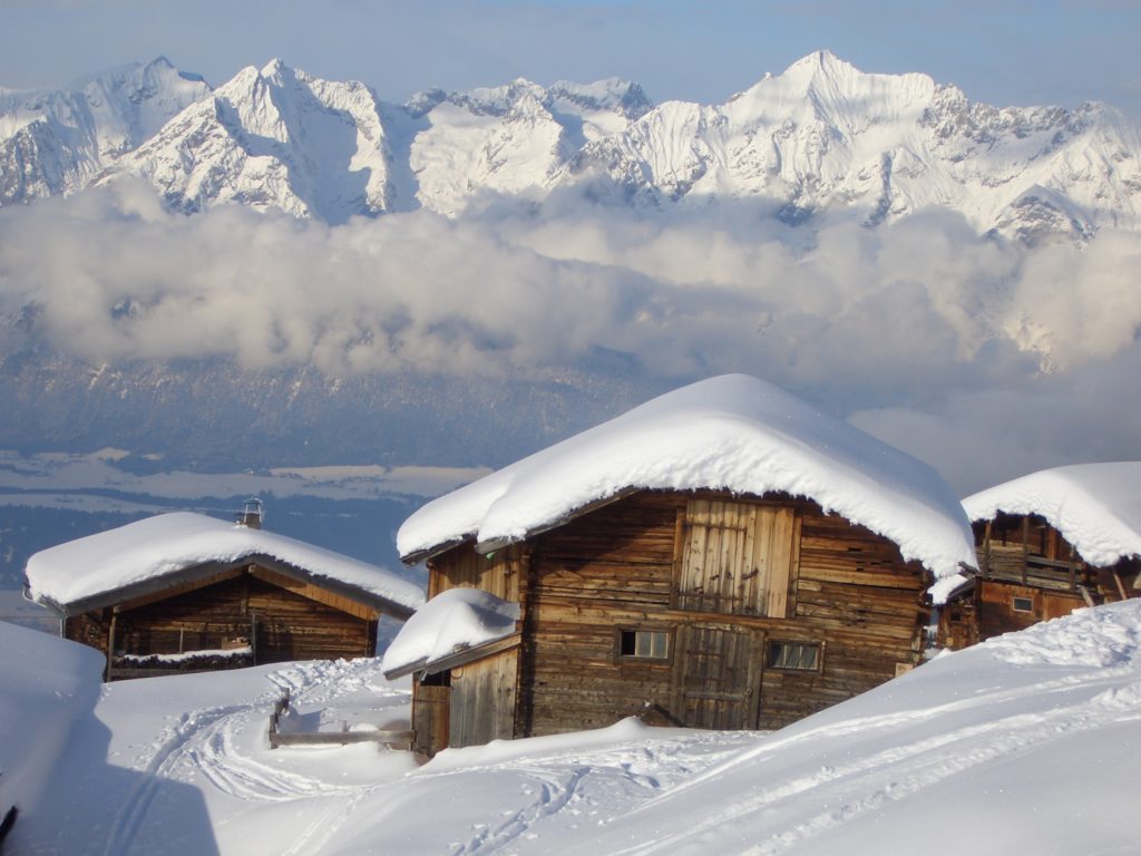 Schneeschuhe Wandern und diese Wintermomente genießen